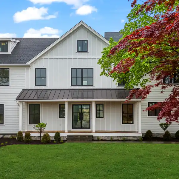 STATE-OF-THE-ART NEW CONSTRUCTION