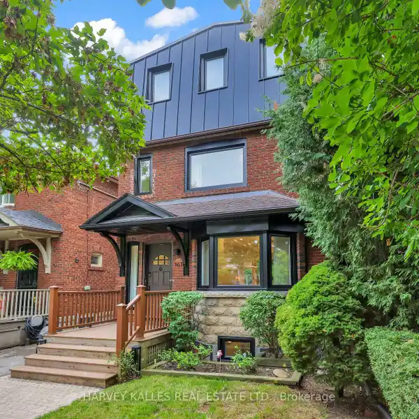 STUNNING TORONTO HOME IN IDEAL LOCATION