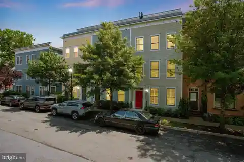 Rare Gem in Old Town Commons
