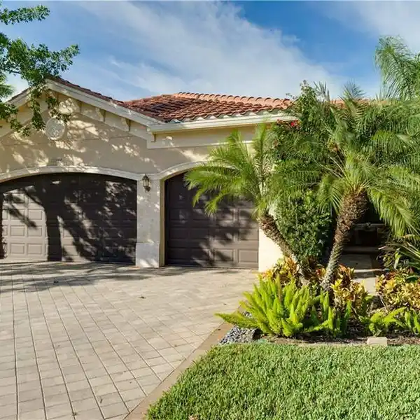 ELEGANT HOME IN A PRESTIGIOUS GATED COMMUNITY