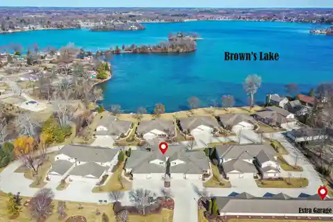 Simply Stunning Browns Lake Townhouse