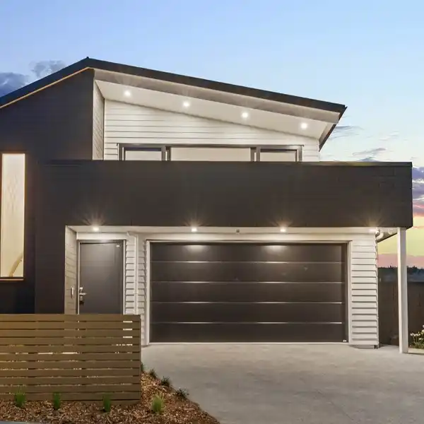 PINNACLE OF SOPHISTICATED COASTAL LIVING