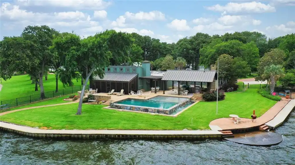 Spectacular Resort Home on Two Peninsula Lots