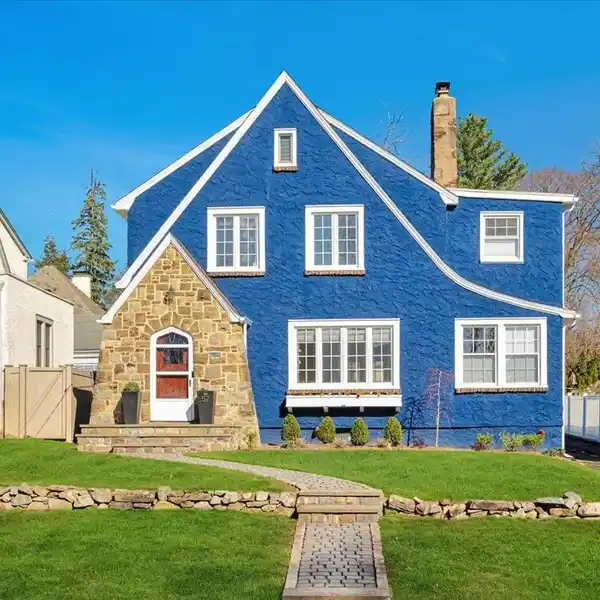 EXTRAORDINARY TUDOR RESIDENCE
