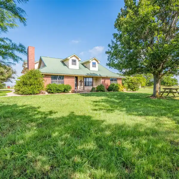 RARE 190-ACRE RANCH
