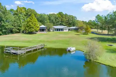 Remarkable 250-acre Farm Blending Luxury and Natural Beauty
