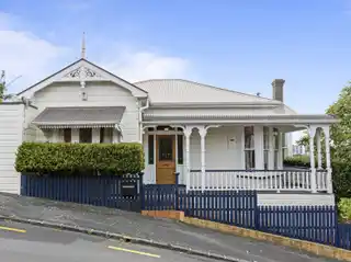 Simply Irresistible Villa with Sun-Soaked Entertaining Oasis