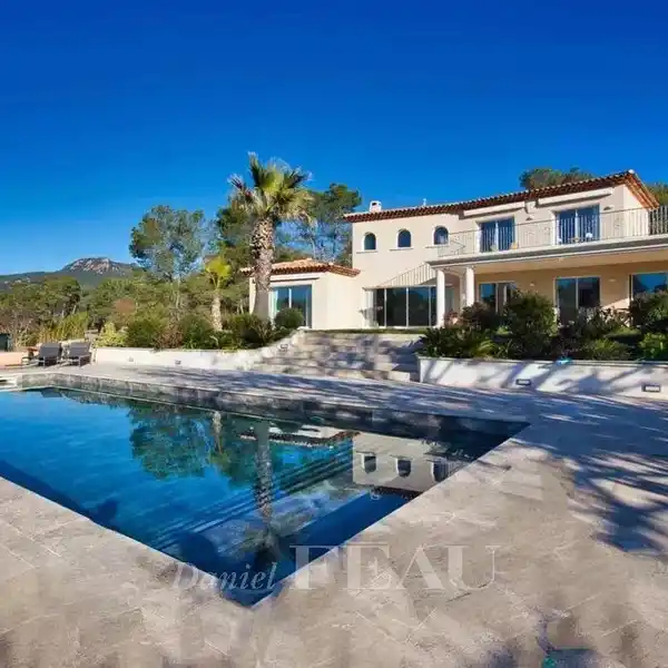 LUXURIOUS VILLA WITH STUNNING POOL AND PRIVACY