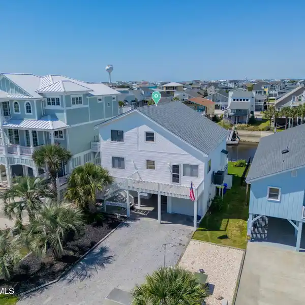 BEAUTIFULLY MAINTAINED CANAL-FRONT HOME