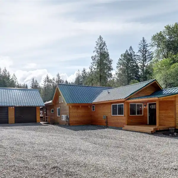 RESORT-STYLE LIVING ON TEN PRIVATE ACRES