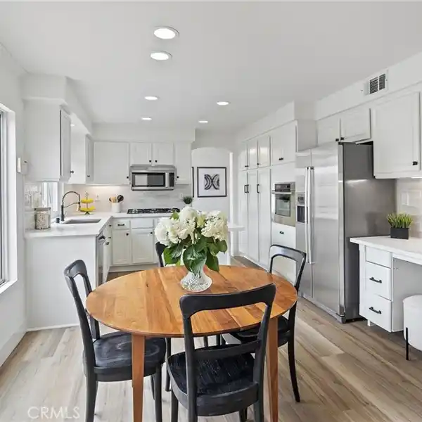 POOL HOME IN SOUGHT-AFTER WAGON WHEEL CANYON