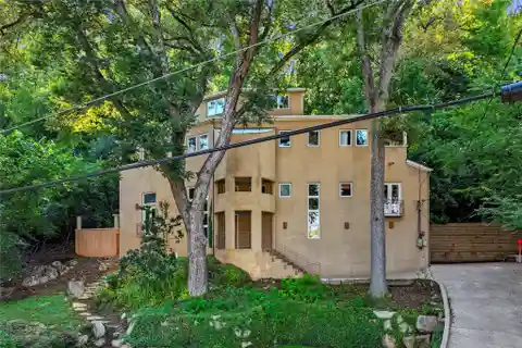 Wonderful Opportunity in Peaceful Rivercrest