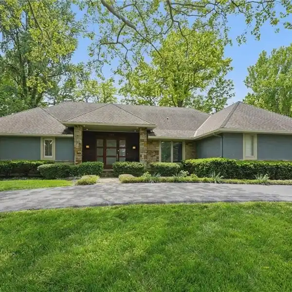 BEAUTIFUL HOME IN CHARMING SAGAMORE HILLS