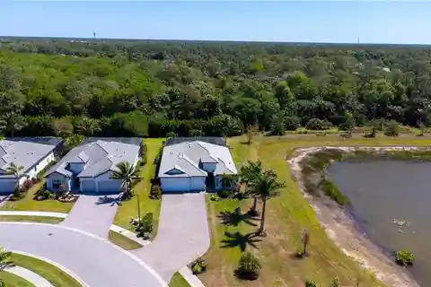 Luxury and Privacy with Lake Views