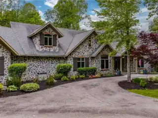 Mountain Modern Masterpiece on Private 3+ Acres