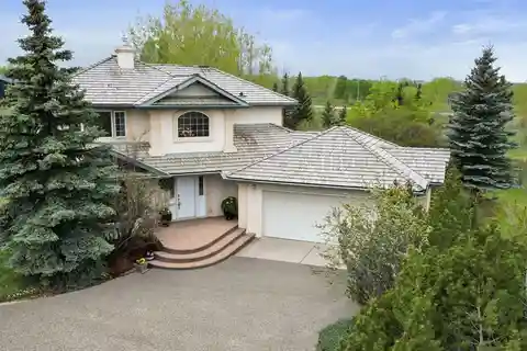 Luxury Country Living with City Convenience