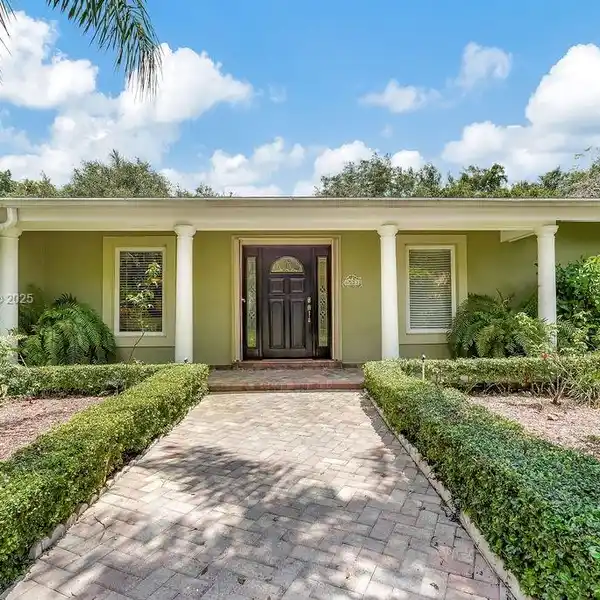 FANTASTIC OPPORTUNITY ON A TRANQUIL STREET