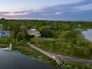 Unique Property on a Quiet Peninsula