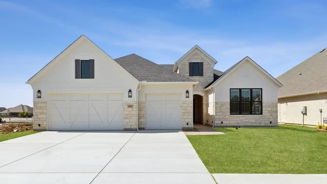 New Custom Home in Robson Ranch