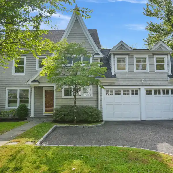 CHARMING DARIEN COLONIAL ON PEACEFUL CUL-DE-SAC