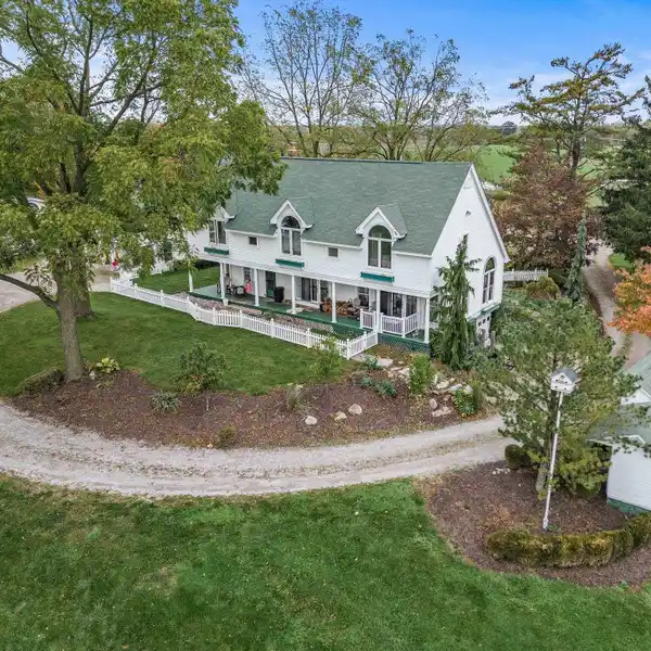 EXCEPTIONAL 30-ACRE EQUESTRIAN ESTATE