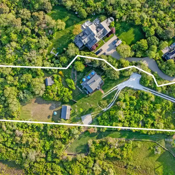 CISCO CHARMER ON TWO PRIVATE ACRES