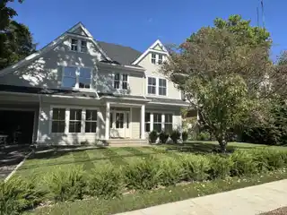 Lifestyle and Convenience in Glen Oaks