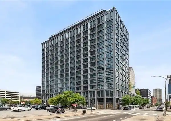 EXCEPTIONAL CORNER UNIT WITHIN THE STANDARD