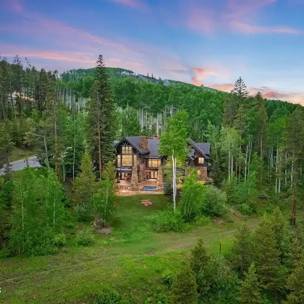 CONTEMPORARY MOUNTAIN RETREAT IN EXCLUSIVE BACHELOR GULCH