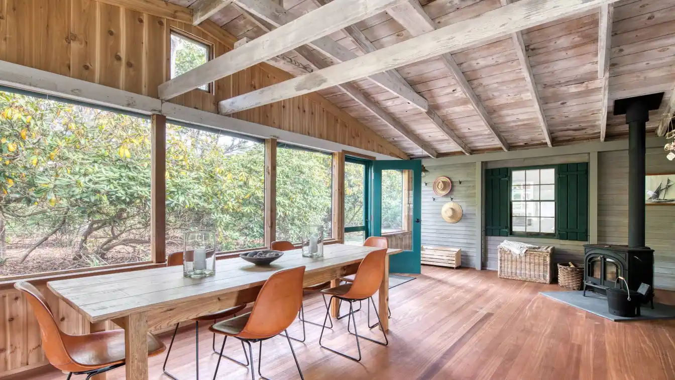 Well Appointed Beach Cottage for a Magical Summer