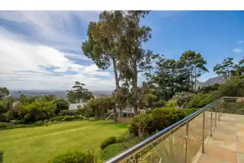 Contemporary Home with Endless Panoramic Views