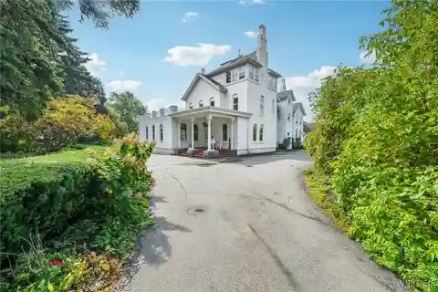 Exquisite Mansion with a Rich History