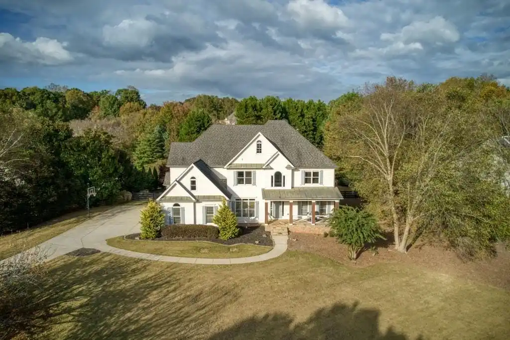 Beautifully Constructed Home in the Heart of Milton