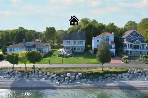 Beautiful Coastal Home in Gated Catawba Cliffs