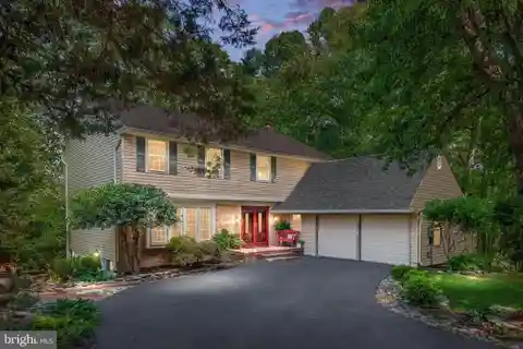 Grand Colonial with Space, Style and Serenity
