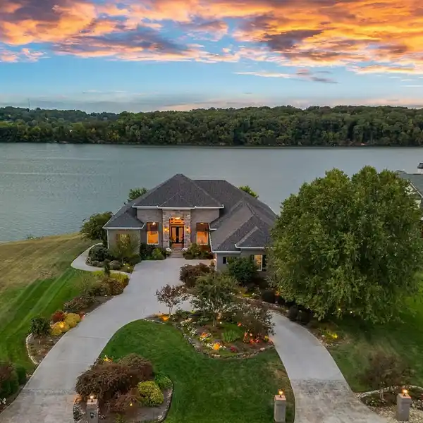 STUNNING MAIN-CHANNEL LUXURY LAKEFRONT HOME
