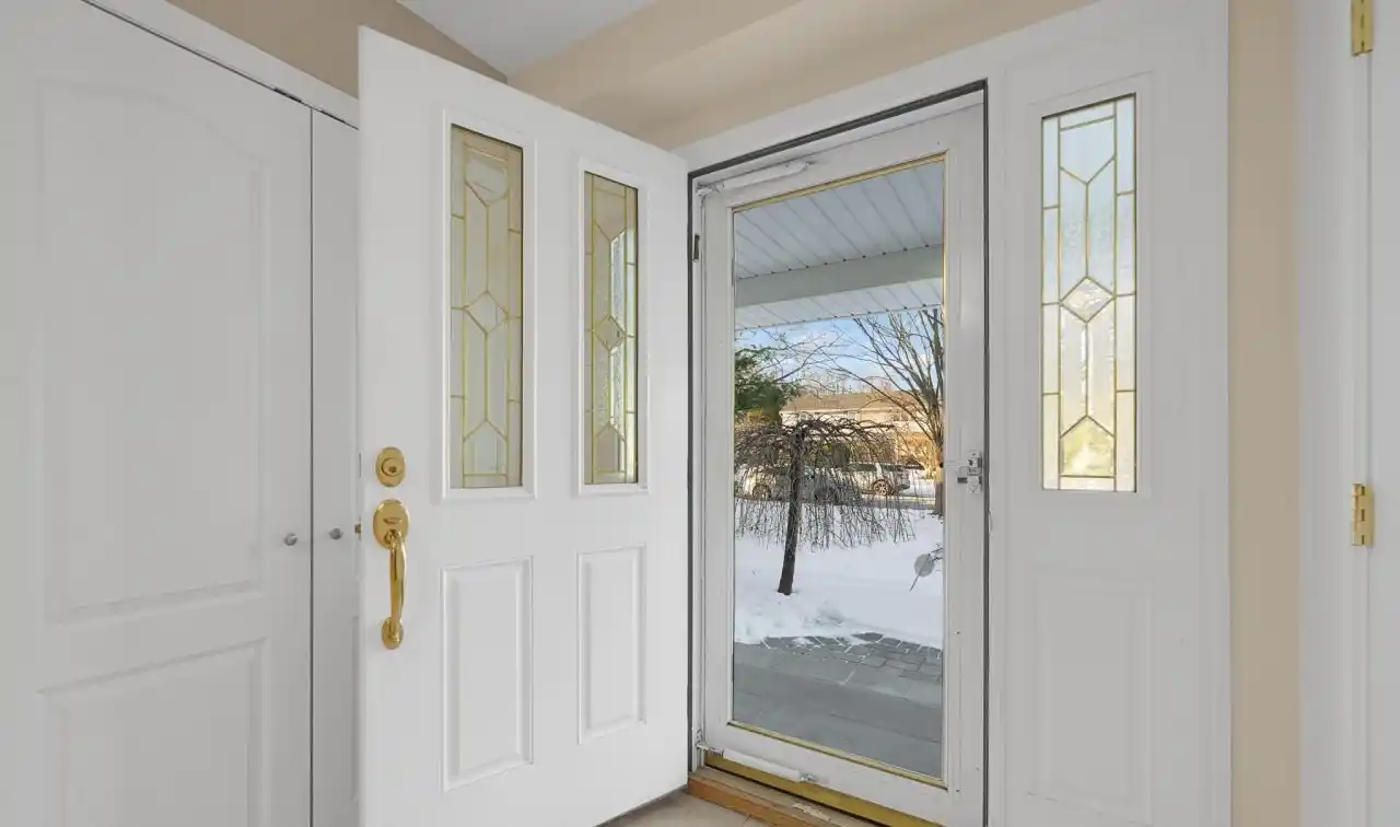 Exceptional Splanch-style Home in Sought-after East Northport