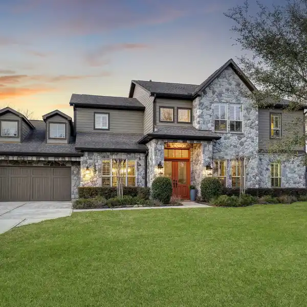 EXQUISITE HOME IN SOUGHT-AFTER SPRING BRANCH OAKS