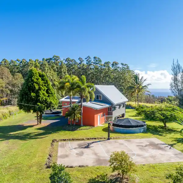 IMPRESSIVE TURNKEY HOMESTEAD
