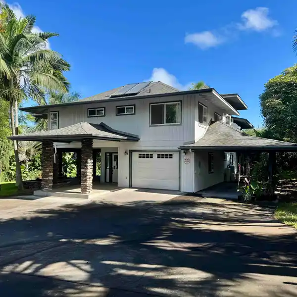GREAT POTENTIAL ON A PRIVATE FLAG LOT