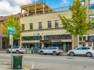 Beautiful Open-Concept Condo