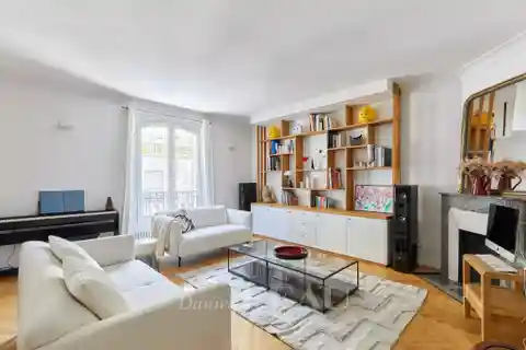 Immaculate Apartment Near the Iconic Bon Marché