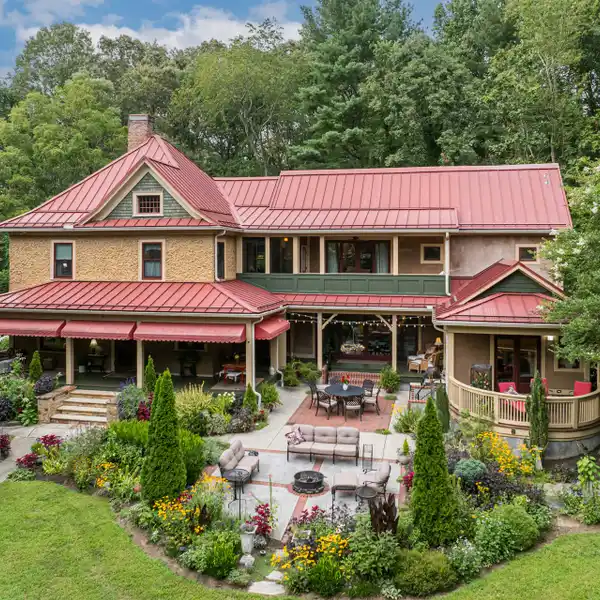 STYLISH HISTORIC HOME WITH ALL MODERN CONVENIENCES