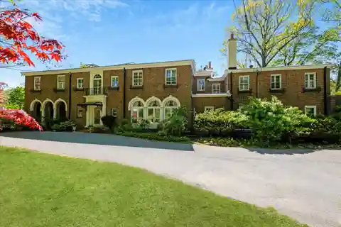Updated 1924 Georgian Colonial