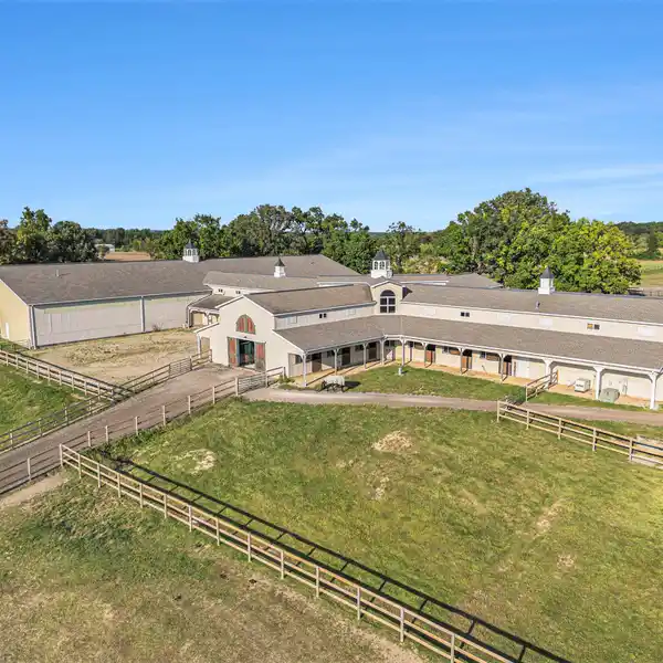 INCREDIBLE EQUESTRIAN PROPERTY