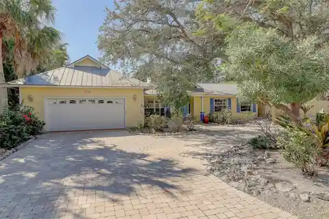 Charming Fixer with Endless Possibilities