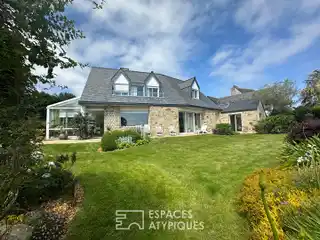 Botanical Garden Home with Striking Sea Views