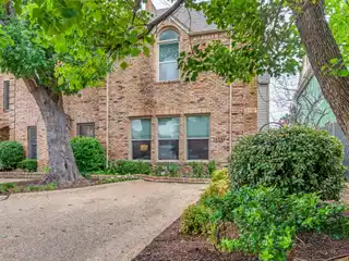 Style and Convenience in the Heart of University Park