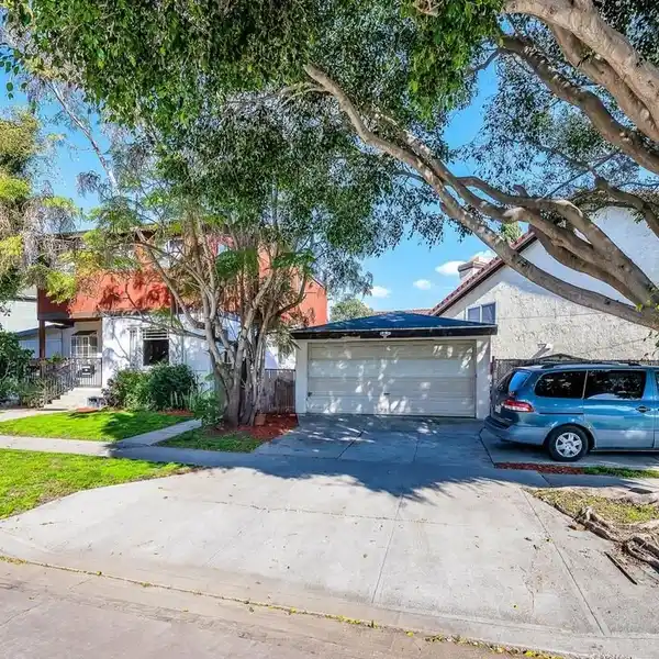 CHARMING ADJACENT TO STUDIO ESTATES