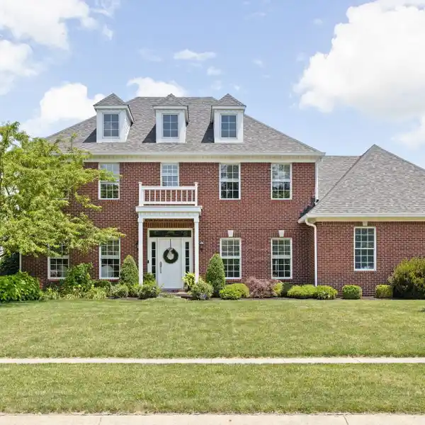 BEAUTIFULLY MAINTAINED COLONIAL STYLE HOME
